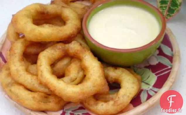 Rondelles D'Oignon Au Citron Vert Des Caraïbes Avec Trempette Épicée
