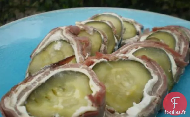 Cornichons à l'Aneth Enveloppés de Fromage à la Crème
