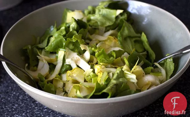 Salade D'Endives Et De Céleri À La Vinaigrette Au Fenouil