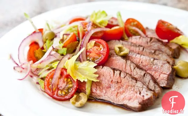 Steak De Flanc Avec Salade De Tomates Bloody Mary