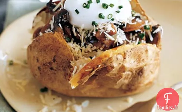 Pommes de Terre au Four avec Champignons Sautés et Yogourt