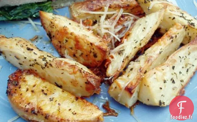 Quartiers de pommes de Terre aux herbes Piquantes pour le gril ou la cuisinière