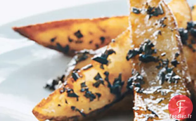 Quartiers de Pommes de Terre Rôtis au Beurre de Romarin
