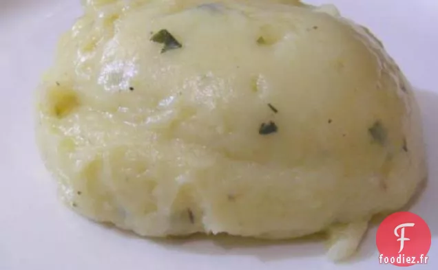 Purée de Pommes de Terre à la Crème Sure et à la Ciboulette