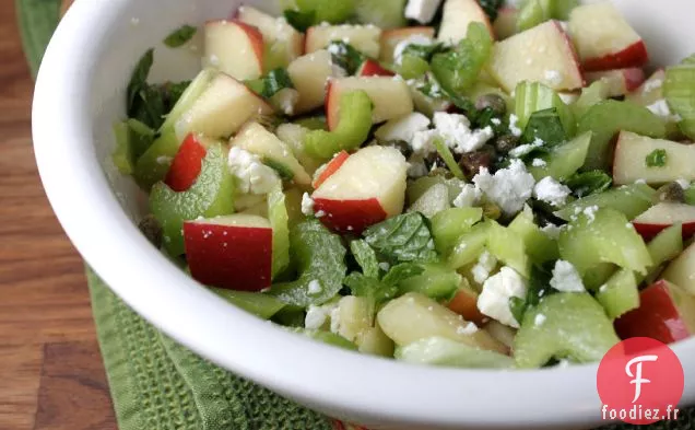 Salade De Pommes Et De Céleri Sucrées, Salées, Croquantes Et Piquantes