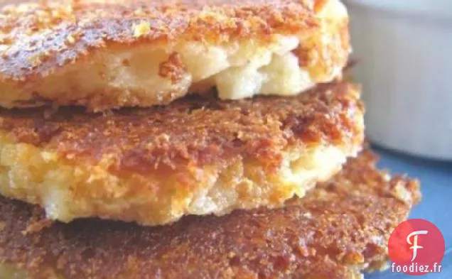 Gâteaux de Pommes De Terre au Cheddar Fumé En Croûte De Parmesan
