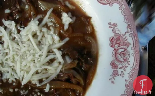 Soupe De Boeuf Riche à l'Oignon