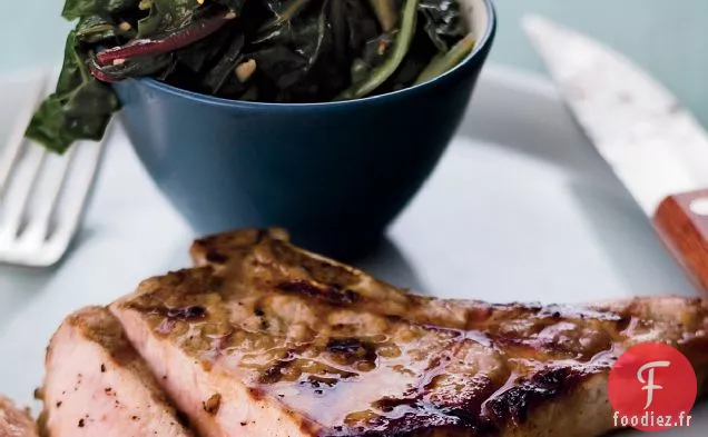 Côtelettes de Porc Grillées aux Anchois et Bettes à Carde