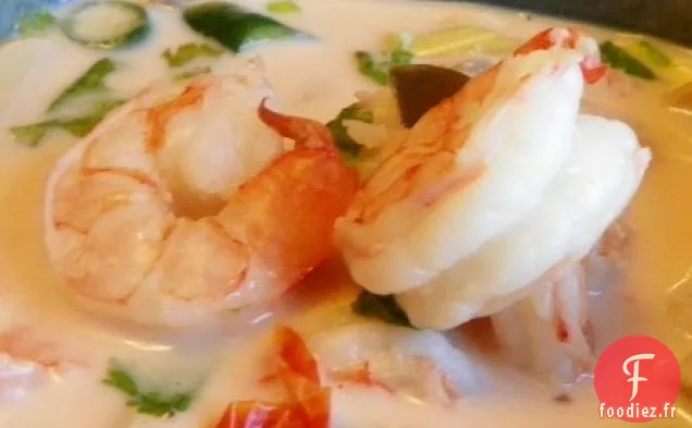 Tom Ka Gai (Soupe de Poulet Épicée Au Lait de Coco)