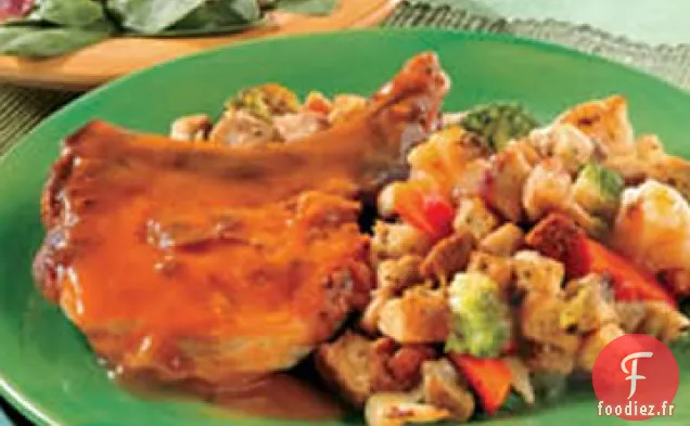 Côtelettes de Porc Cuites au Four avec Farce de Jardin
