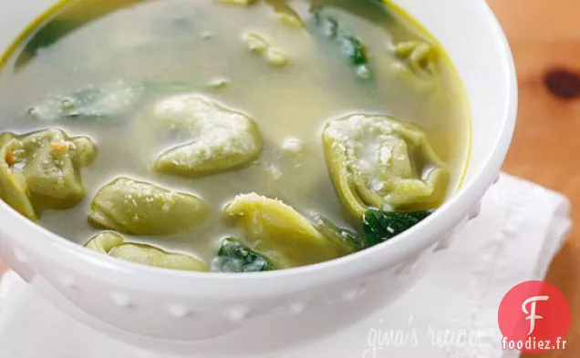 Tortellini Aux Épinards En Brodo