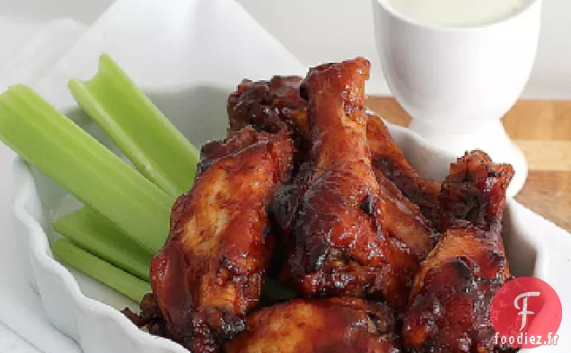 Donc Pas d'Ailes de Poulet chaudes pour une foule