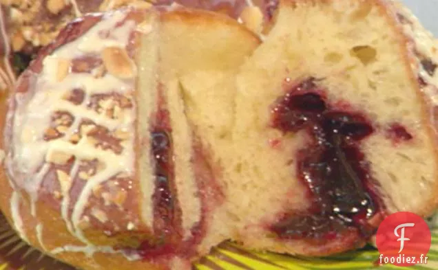 Beignets Fourrés aux Mûres du Pacifique Nord-Ouest avec Ganache au Chocolat Blanc et Noisettes Grillées