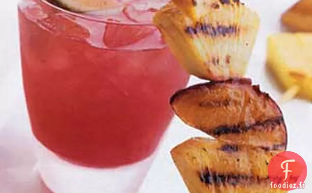 Brochettes de Fruits Grillés avec Sauce au Miel et au Yogourt à la Menthe