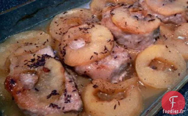 Côtelettes De Porc Norvégiennes Aux Pommes Au Cumin