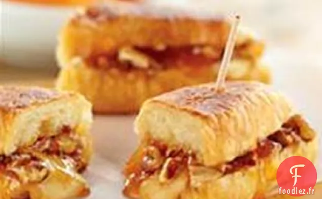 Petits Croissants Brie et Abricot Fondus