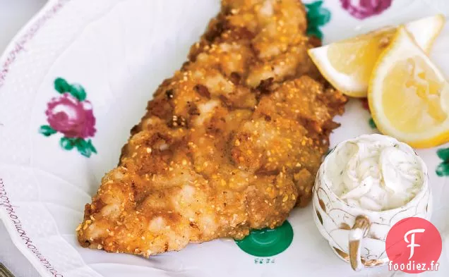 Poisson en Croûte de Semoule de Maïs avec Sauce Tartare de Tomates Vertes