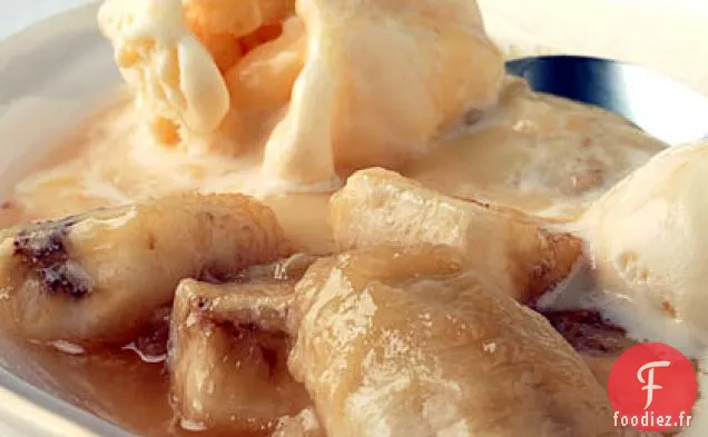 Bananes des Caraïbes Flambées au Caillé d'Ananas sur Yogourt Glacé