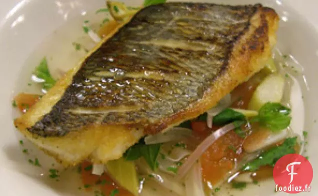 Poisson Dans Un Bouillon De Légumes