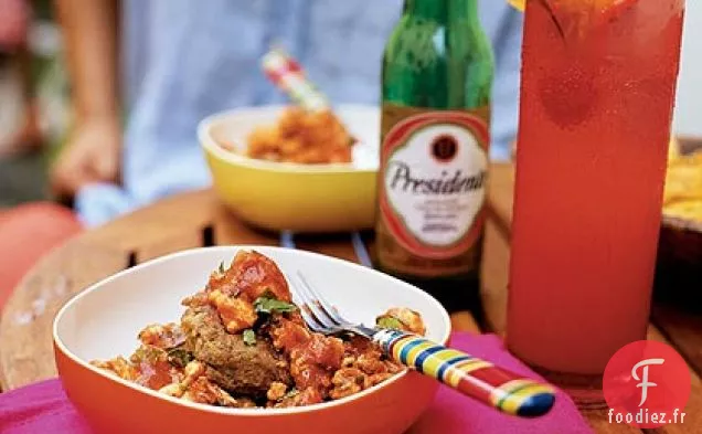 Mofongo Relleno de Pollo Guisado (Bananes Plantains et Craquements de Porc au Poulet Cuit)