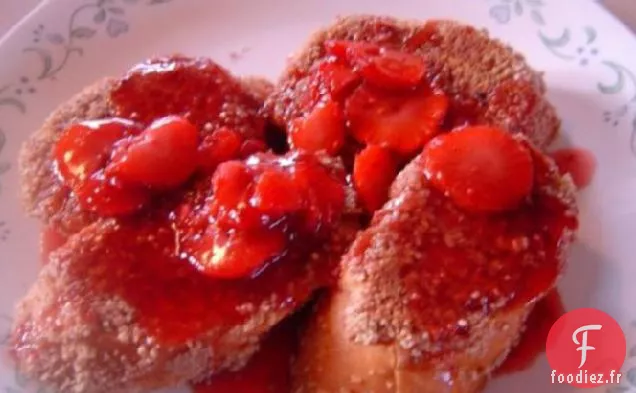 Pain Perdu Enrobé De Pacanes Et Sauce Aux Baies