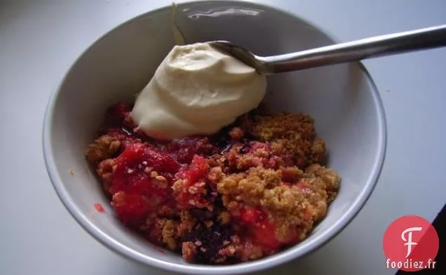 Crumble aux Baies Mélangées d'Avoine