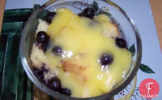 Puddings Au Pain Aux Myrtilles Et Au Caillé De Citron