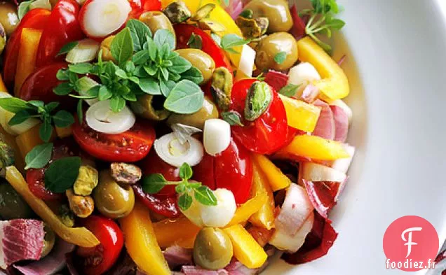 Chicorée Rouge, Tomates Cerises Et Poivrons Jaunes