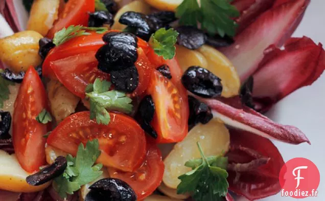 Chicorée Rouge, Pommes De Terre Nouvelles Et Tomates