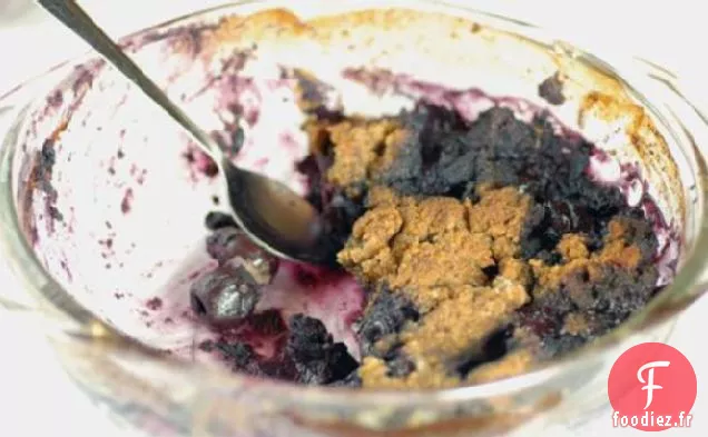 Crumble aux Myrtilles et Cerises Sans Gluten