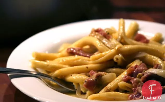 Strozzapretti Avec Pecorino, Prosciutto Et Quelque Chose De Vert