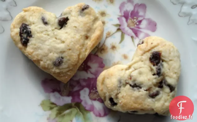 Scones de Cerises Séchées et Pépites de Chocolat en Forme de Cœur