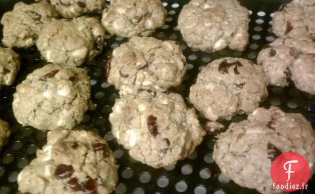 Biscuits au Chocolat Blanc, aux Canneberges, à l'Avoine et aux Noix