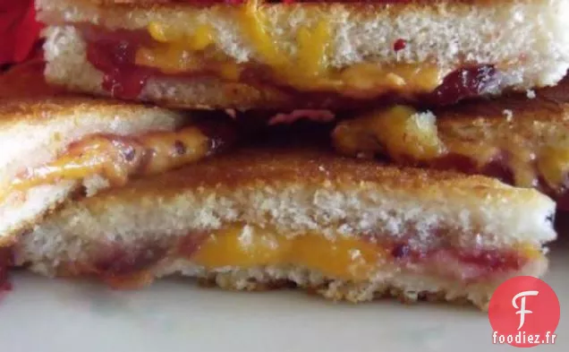 Croque Monsieur Toasties au Fromage Cheddar Fermier et Canneberges