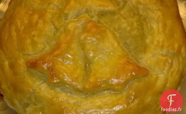 Brie en Pâte Feuilletée À La Sauce Aux Canneberges