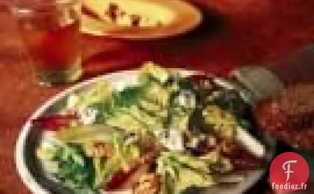 Salade D'Escarole Et D'Endives Au Gorgonzola Et Aux Noix