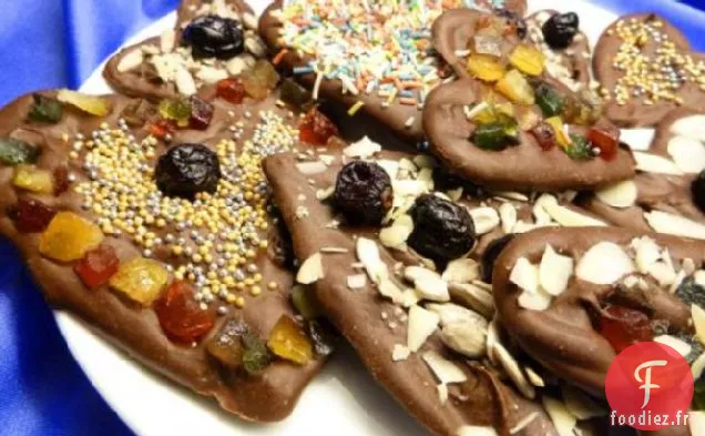 De Beaux Disques de Chocolat Avec des Graines et des Fruits