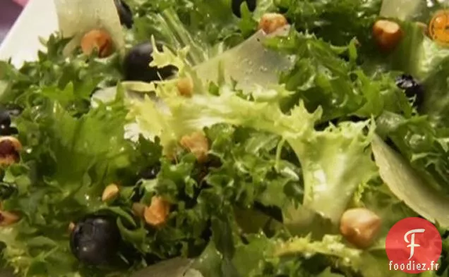 Salade de Chicorée aux Myrtilles, Noisettes et Manchego vieilli
