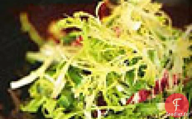 Chiffonade de Laitue Mélangée avec Vinaigrette aux Herbes Gorgonzola
