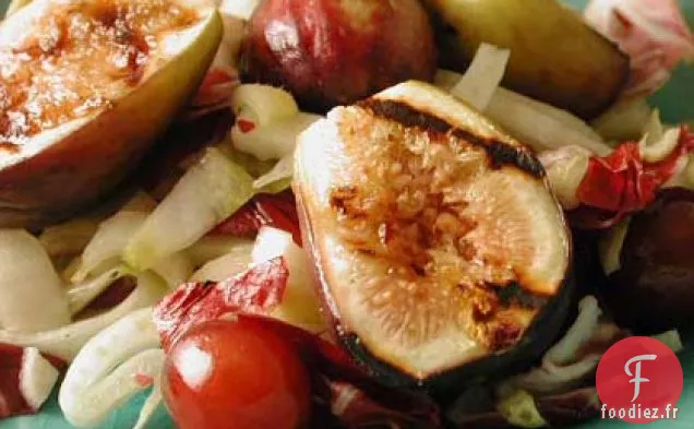 Salade Chaude de Figues Grillées, Raisins et Légumes Verts Amers