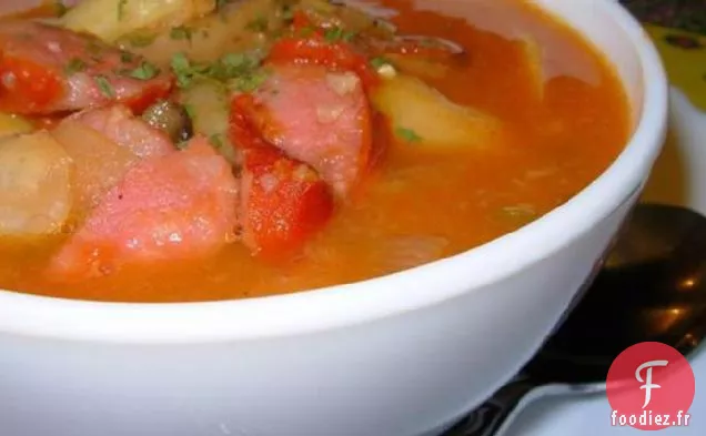 Potée aux Saucisses Épicées et aux Haricots