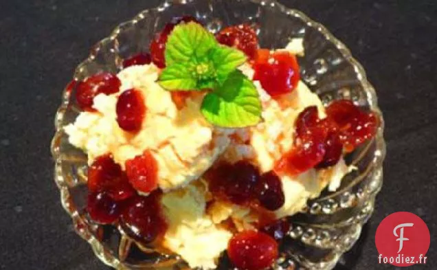 Riz Au Lait À L'Orange Avec Glaçage À L'Orange Et Aux Canneberges
