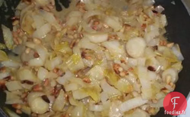 Salade D'Endives Belges Chaudes Et De Pignons De Pin