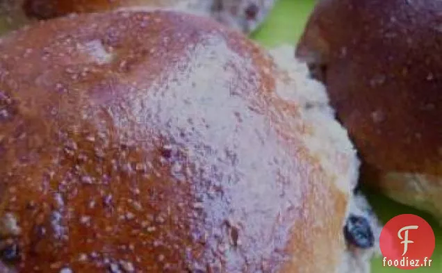 Rouleaux de Blé Entier aux Groseilles et aux Noix Grillées