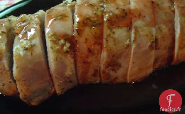Longe De Porc Aux Herbes Juteuse Avec Sauce Aux Groseilles