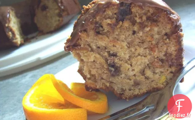 Gâteau Aux Épices Au Sésame Avec Glaçage Au Chocolat Et À L'Orange
