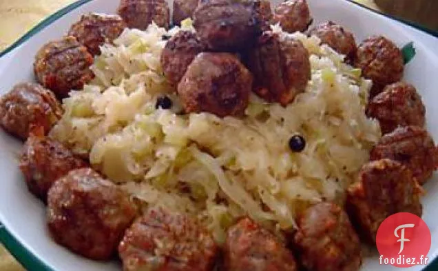 Boulettes De Viande Fumées Polonaises Avec Kraut Salé