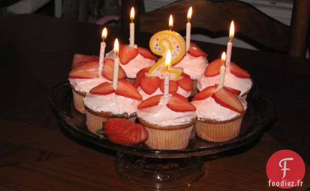 Cupcakes aux Fraises Farcis Spéciaux