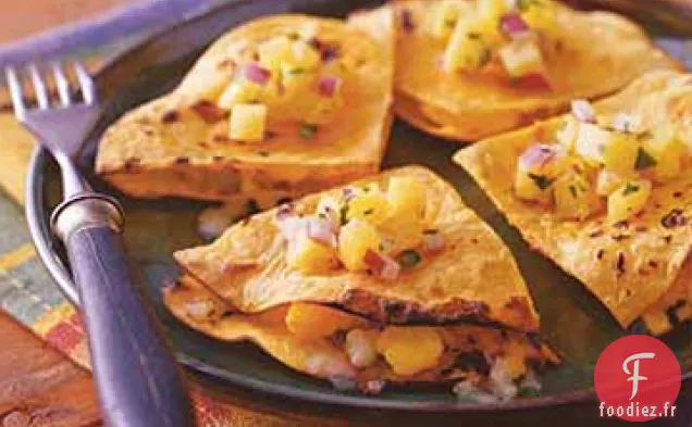 Quesadillas au Fromage et Hominy avec Salsa tropicale