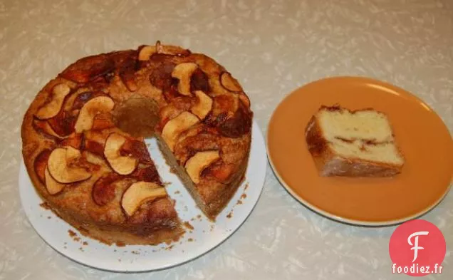 Gâteau Aux Pommes Avec Glaçage À L'Érable